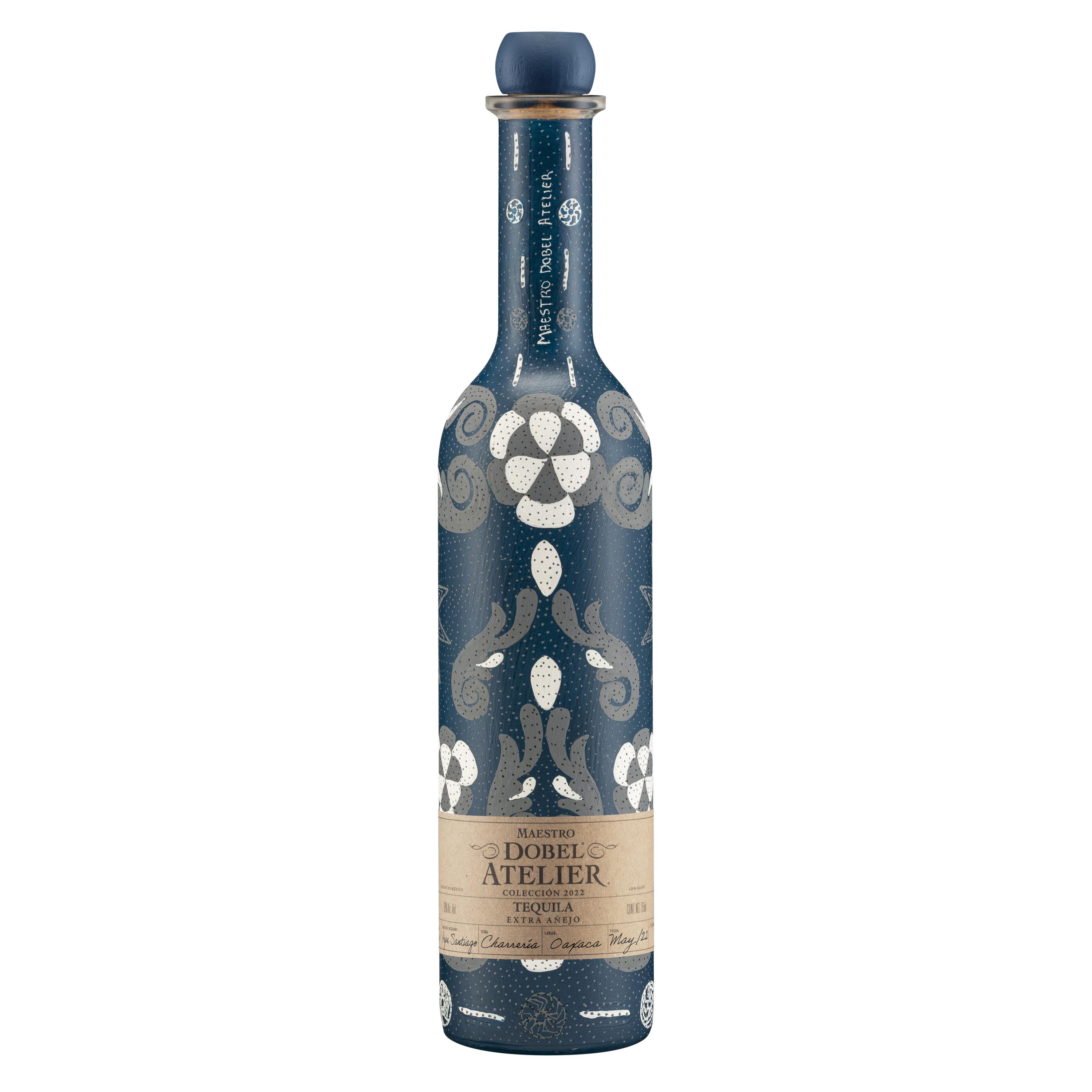 Maestro Dobel Atelier Extra Añejo 2022 Charrería 750ml (azul/blan/gris)